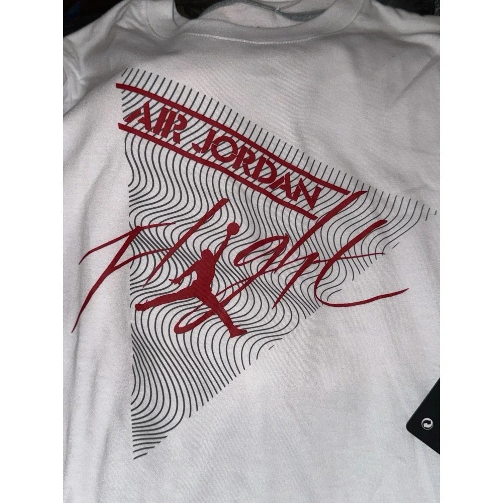 NIKE AIR JORDAN‎ Flight WHITE SHORT SLEEVE Graphic Tee Boy S 5-6 NWT